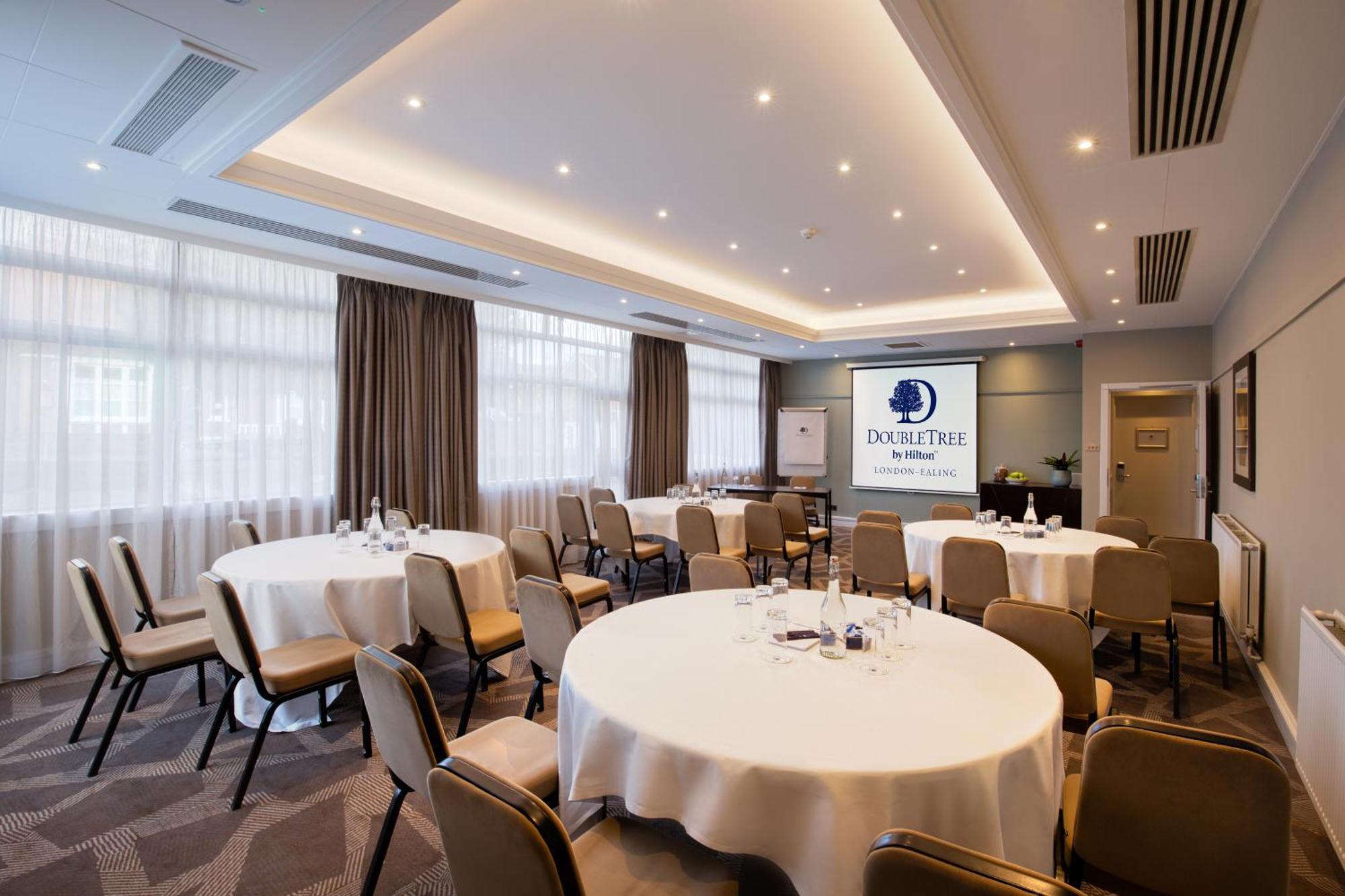 Doubletree By Hilton Ealing Londra